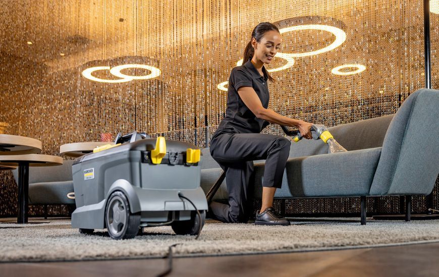 Моющий пылесос для самостоятельной химчистки Karcher Puzzi 10/1 W-002 фото