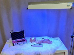 Лампа для фототерапии от желтушки с счетчиком на штативе K-001 фото